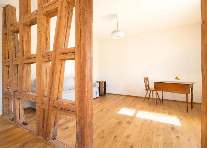 Schulhaus * Enzklösterle